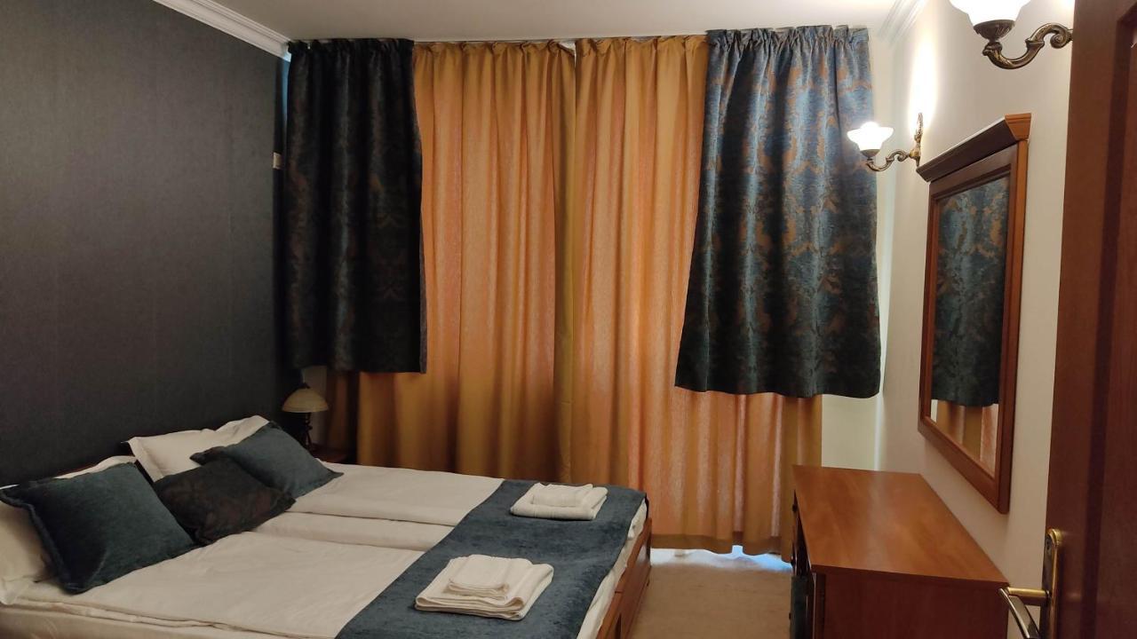 Annett Apartments At Emerald Hotel Bansko Exteriör bild